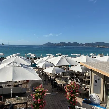 Delightful One-bedroom Near The Beach -stayinantibes- Le Festival Cannes